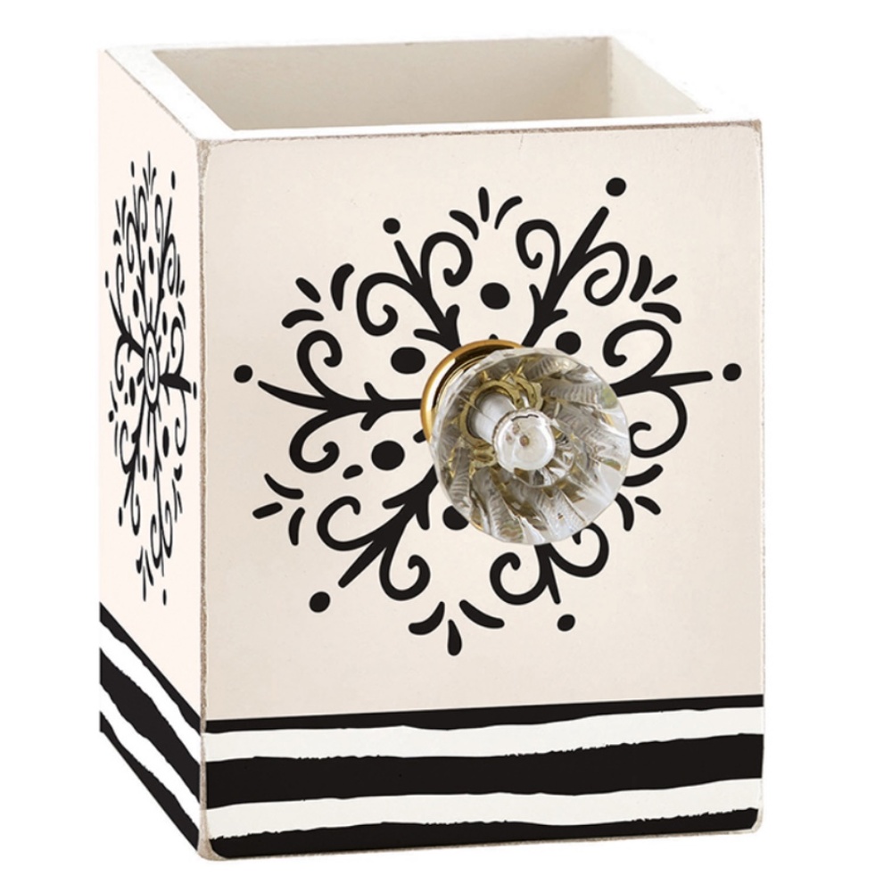 NWT Santa Barbara Design Studio Snowflake Pencil Holder